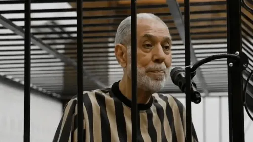 موظف سري يكشف أمام القضاء تورط أحمد حسون في دعم جرائم الحرب