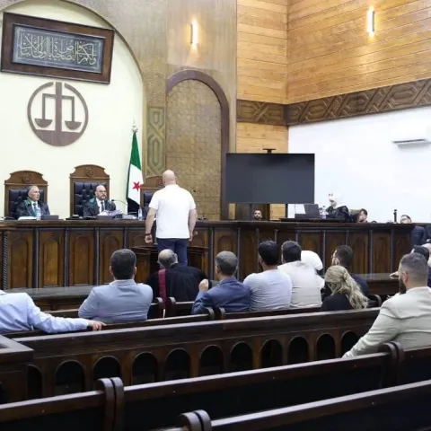 موظف سري يكشف أمام القضاء تورط أحمد حسون في دعم جرائم الحرب 1